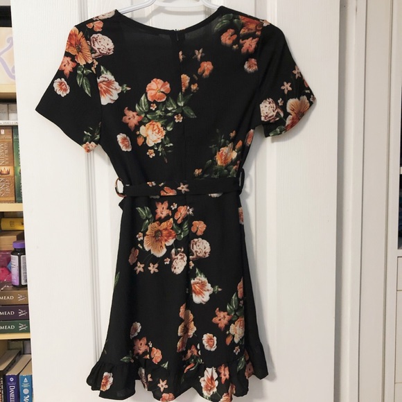 HAUTE ROGUE Floral Wrap Dress - Picture 2 of 3